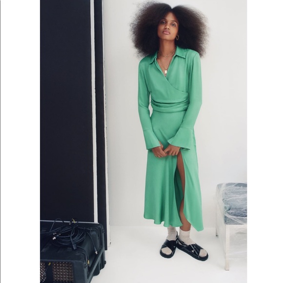 LAST ONE!!⚡️NWT Zara Satin Effect Midi Skirt - Picture 3 of 11